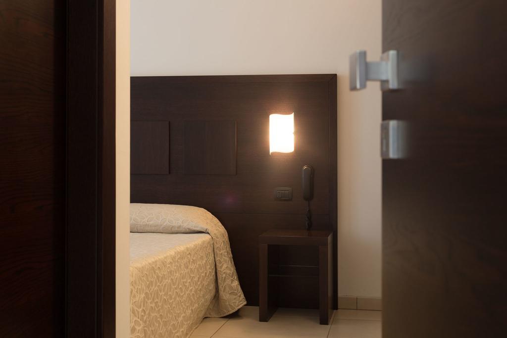 Hotel I Crespi โกรเซตโต ภายนอก รูปภาพ