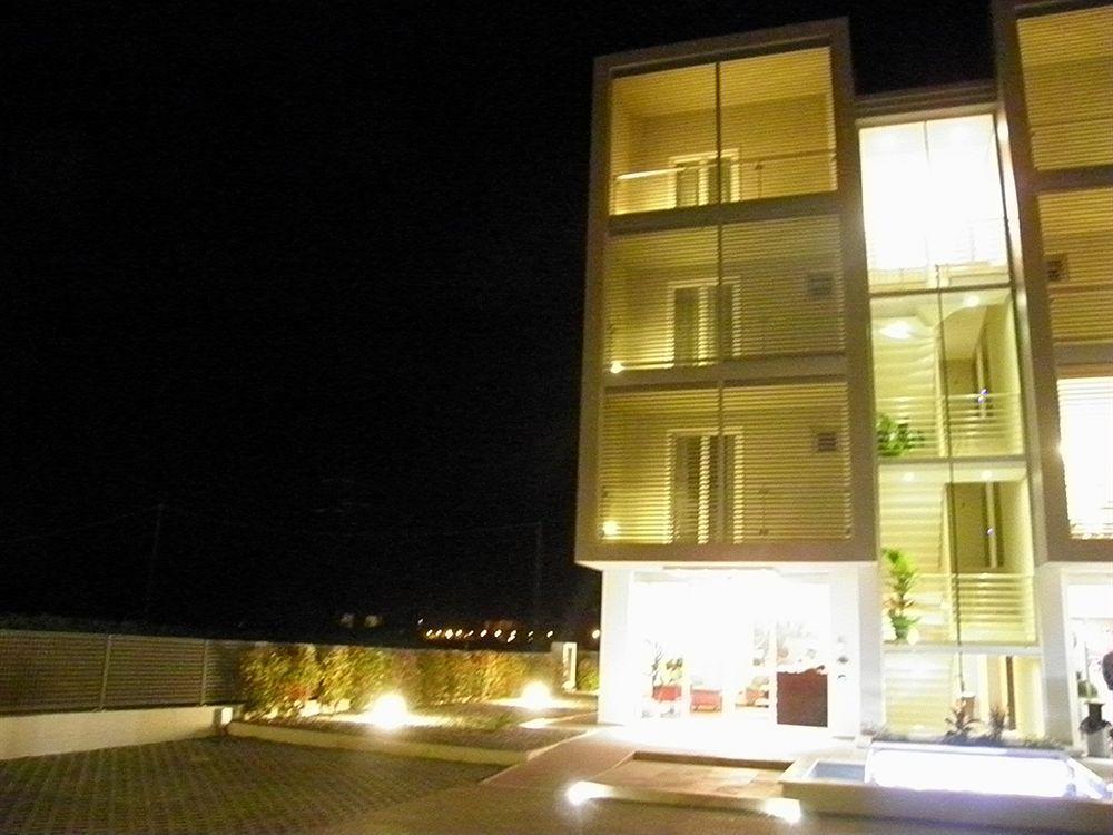 Hotel I Crespi โกรเซตโต ภายนอก รูปภาพ