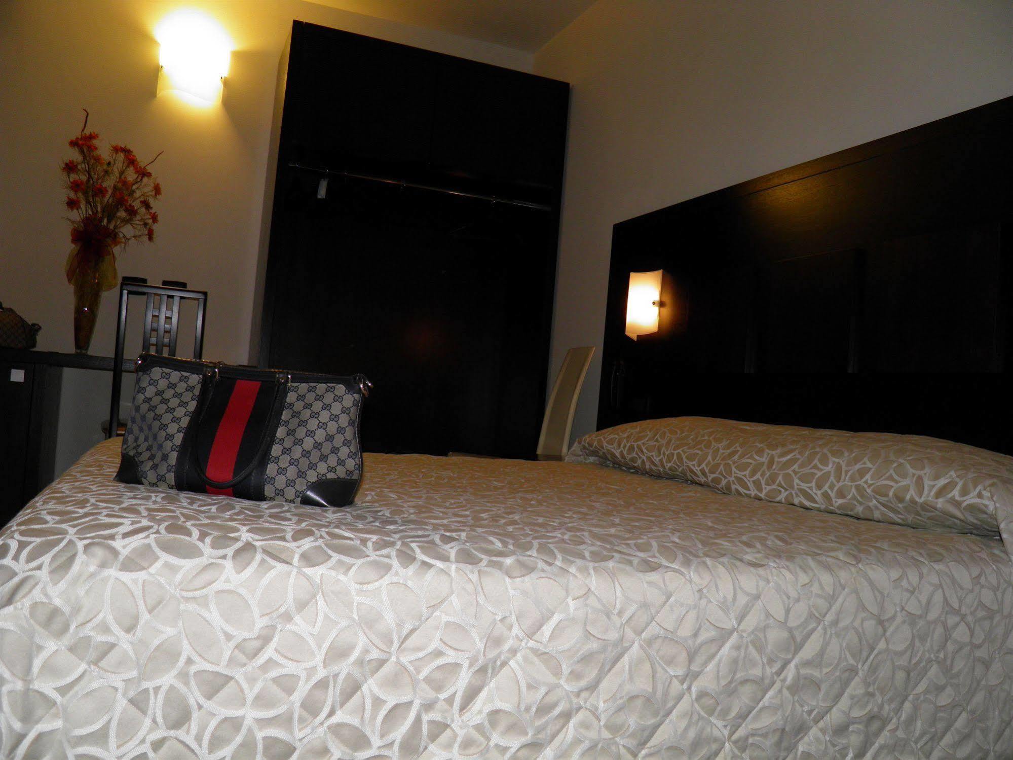 Hotel I Crespi โกรเซตโต ภายนอก รูปภาพ